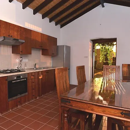 Arhontiko Mansion * Askas